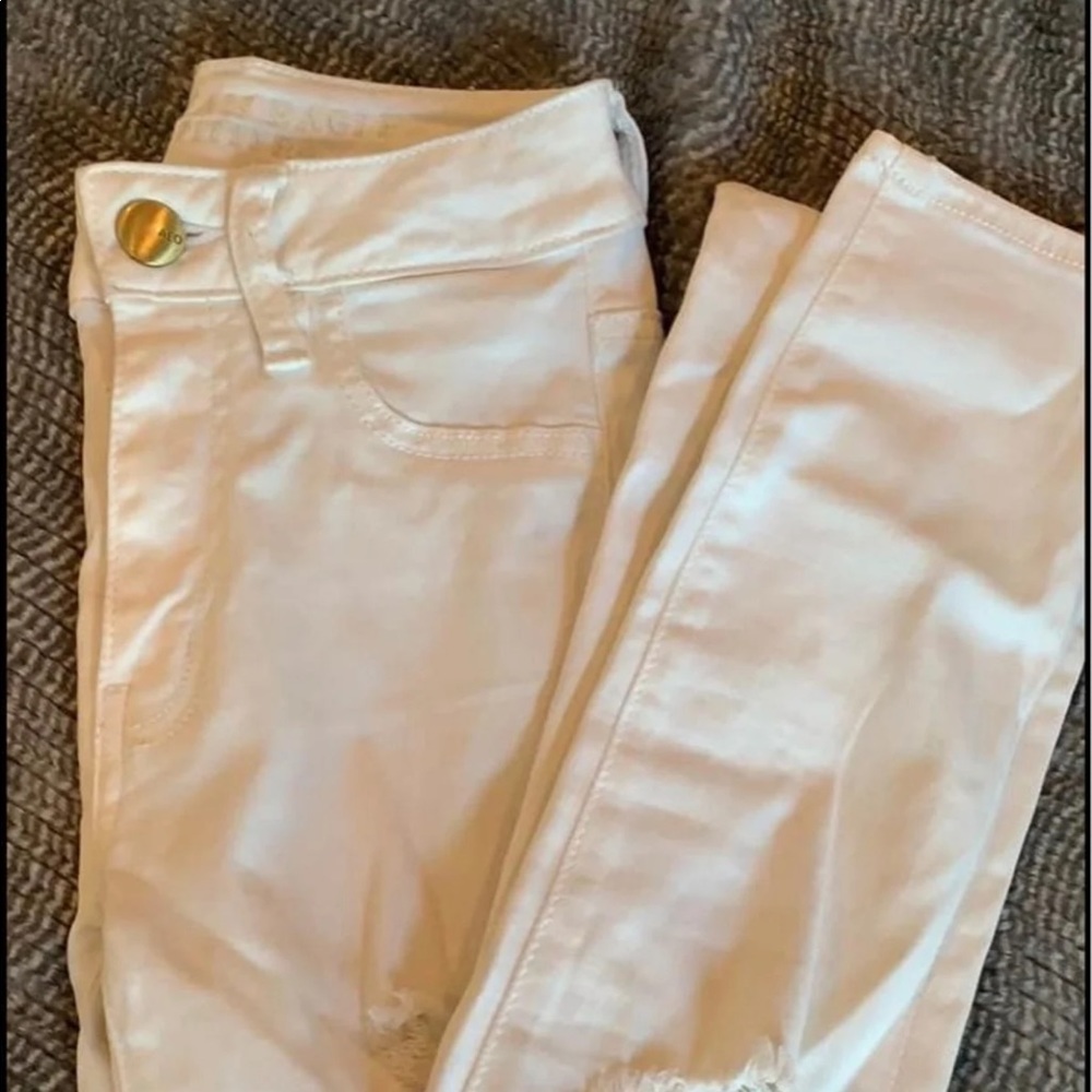 White American Eagle High Rise Jegging Crop